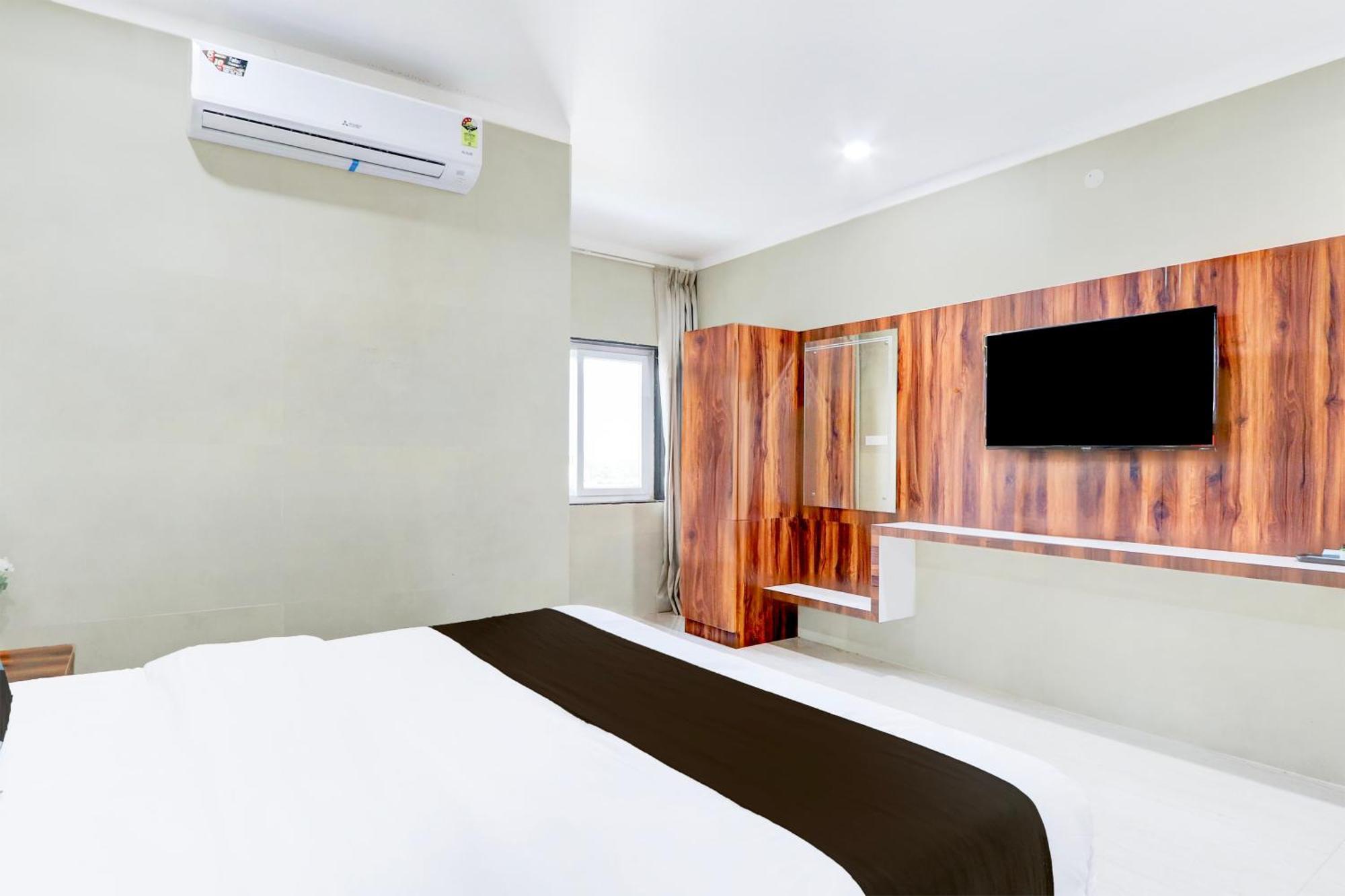 Hotel O Pr Grand Khammam Exterior photo