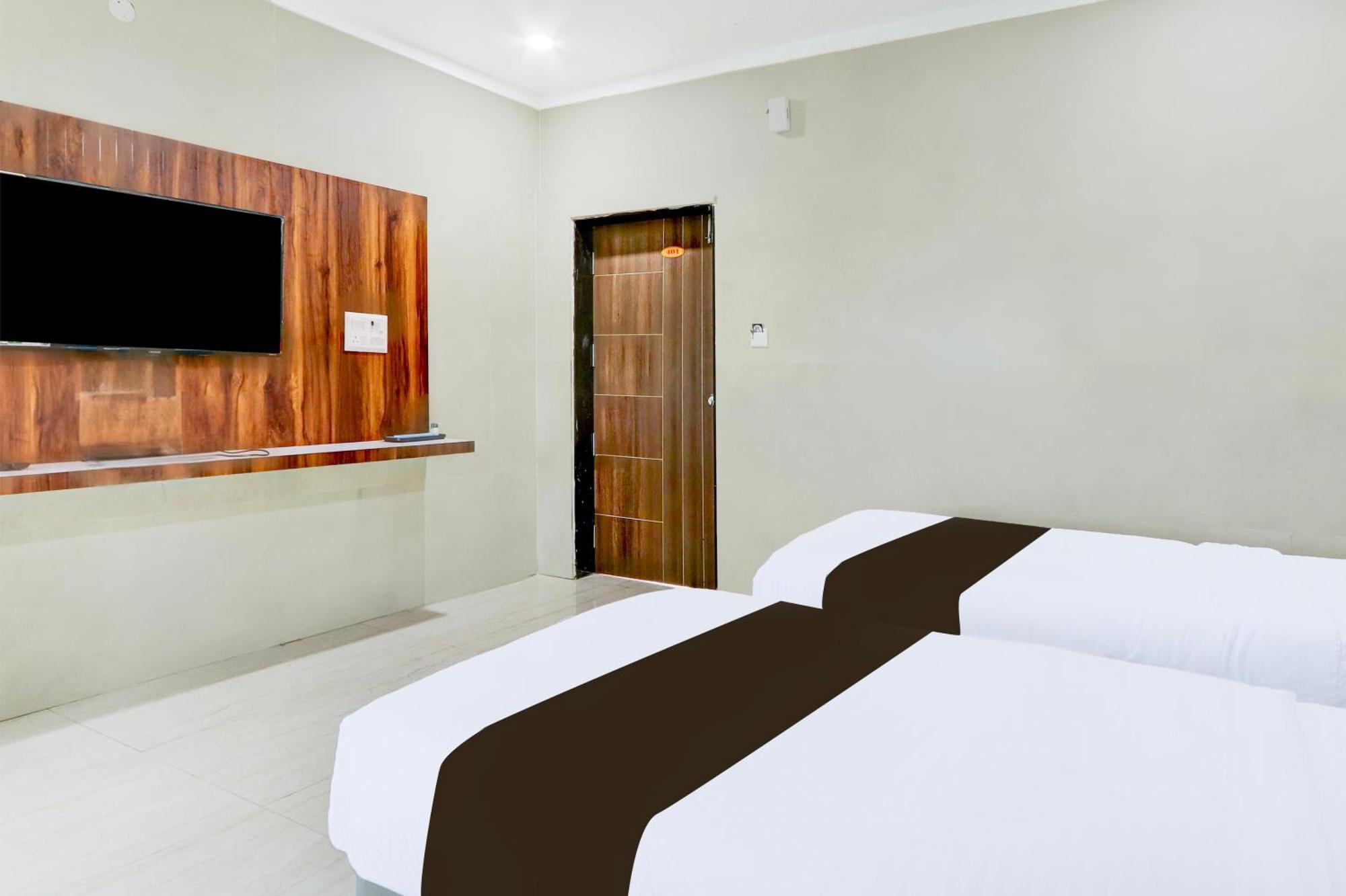 Hotel O Pr Grand Khammam Exterior photo