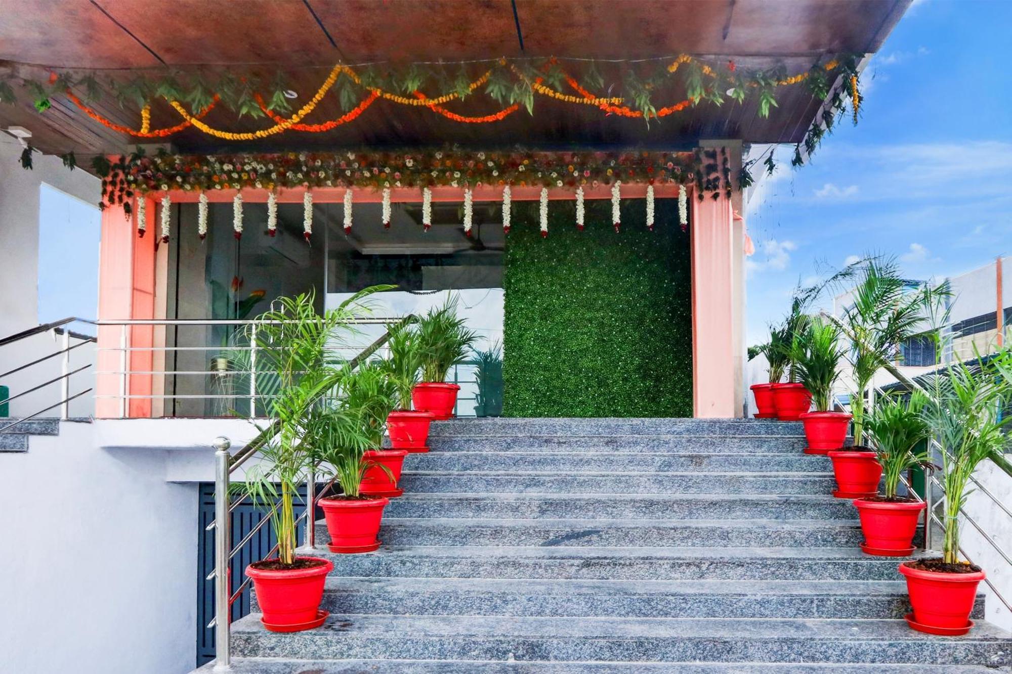 Hotel O Pr Grand Khammam Exterior photo